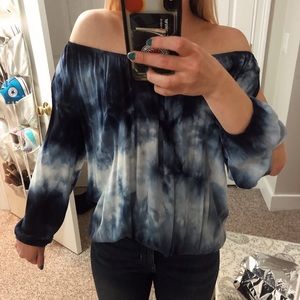 Tie die top